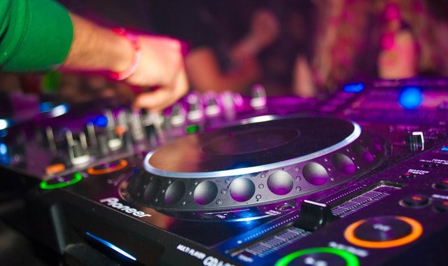 Arizona’s Rising Star Wedding DJ